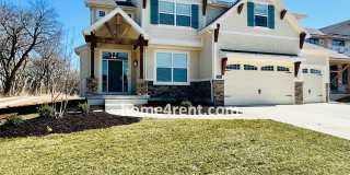 Nearly New Luxury Home in Blue Valley Schools! Gallery 3