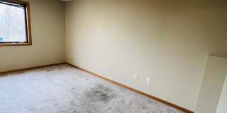 4 Bedroom 2 Bath Duplex in Iowa City Gallery 16