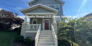 Upscale Three Bedroom in Colonial Green with Garage Upscale Three Bedroom in Colonial Green with Garage Gallery 1