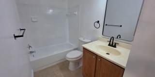 One Bed - One Bath - Water Front - First Floor Gallery 5