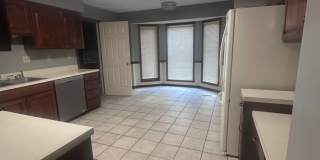 Unique Lyndon area 4 bedroom home with multiple common areas Gallery 16