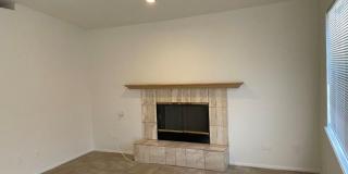 Spacious Home For RENT: 3 Bed / 2 Bath, Fenced in yard + 2 Car Garage!  MOVE IN READY! Gallery 4