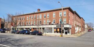 $1425 - Studio / 1 Bath Apartment in Downtown Manchester with All Utilities Included Gallery 1