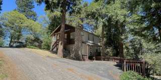 Spacious 2-Story 3-Bedroom Home in Crestline! Gallery 1