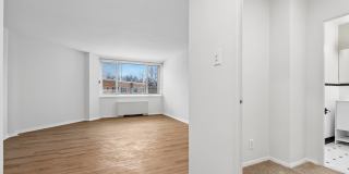 Quebec House Gallery 37