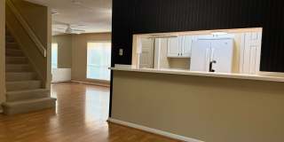 10 Hampshire Circle, Little Rock AR 72211 - Wonderfully updated 3br 2ba 2 story condo just off R Parham Gallery 8