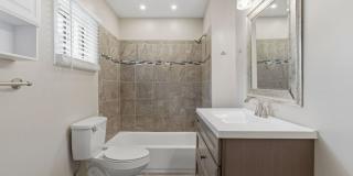 Charming Renovated Home with Spacious Yard & Detached Garage in South Nashville Gallery 17