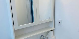 Gorgeous Remodeled Downstairs Apartment w/Patio+Prvt Laundry+Garage+Views of Canals Gallery 19