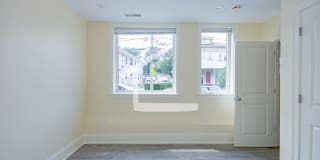 Brand New 3,500 Sq. Ft. Luxury Townhouse in Oak Square w Built In Garage! 1st & Security Only, Laundry In Unit Gallery 11