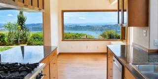 Lovely Sausalito Home with Breathtaking 180 Views! Gallery 8