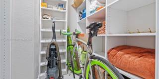 711 S Hollybrook Dr Gallery 23