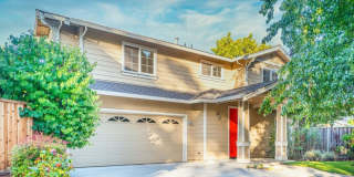 Beautiful Home On Corner Lot, Spacious Inisde, Nice Yard, A/C, New Kitchen Appliances! Gallery 1