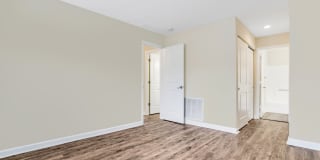 Glen at Bogey Hills Gallery 2