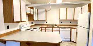 1421 On Queen Anne Gallery 1