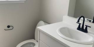 Modern 3-Bedroom Home Backing to Greenbelt in Meridian! Gallery 14