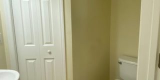 Beautiful 3 Bedroom 2.5 Bath Townhome in Lakeside Village!! Gallery 25