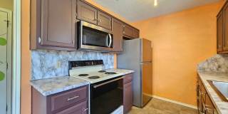 HUGE RENT REDUCTION & AVAILABLE NOW! Gallery 13