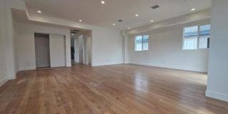 915 North Ridgewood Place Gallery 1