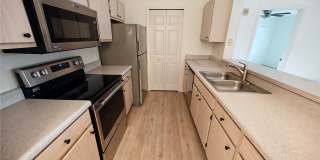 5471 VINELAND Road Gallery 1
