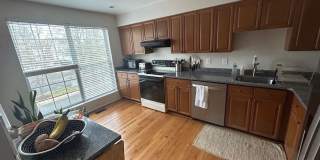 Beautiful Townhouse in the Heart of Burke Centre! Gallery 6