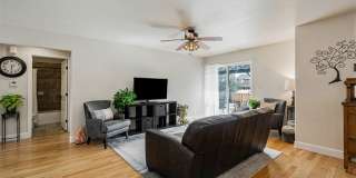 Gorgeous 6 Bedroom/3.5 Bathroom Home! Gallery 15