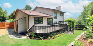 Fabulous, Updated 3 Bedroom Happy Valley Split-Level Home w/ A/C! Gallery 1