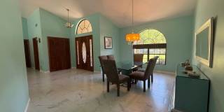 Beautiful 3 bedroom 2.5 bathroom pool home Gallery 5