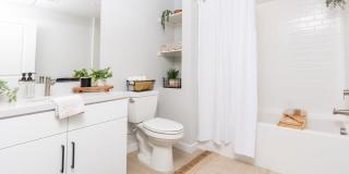 Downtown Ontario Luxury Apartments Gallery 56