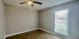 205 S Mitchell St Gallery 20