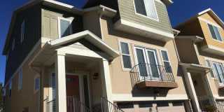 Luxury Townhome in Sandy!! Gallery 1
