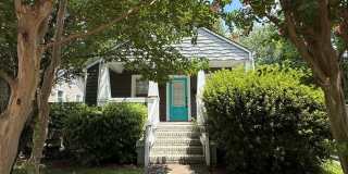 Bungalow in Charlotte with 2 bedrooms, 2 baths Gallery 1