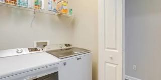 Room in 4 Bedroom Home at Woodstone Dr Gallery 1