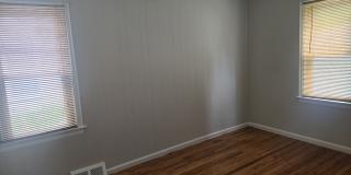 19152 Woodside Street Gallery 7