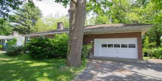 3 BR 1BA Ranch - South Colonie Schools Gallery 1