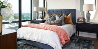 The Hadley Gallery 13