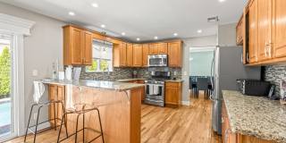 7 Linden Avenue Gallery 12