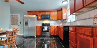 874 Hollyridge Drive Gallery 10
