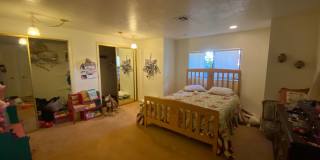 Cozy 2 Bedroom Lower Apartment - Utilities Included Gallery 6