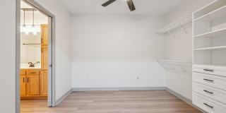 Waterside at RiverPark Place Gallery 10