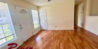 3-bedroom home with spacious yard for rent now! Gallery 7