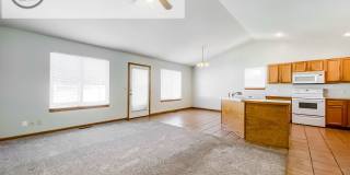 Beautiful 3 Bed 2 Bath Home in Quiet Neighborhood Gallery 3