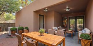 Adorable Townhome, 2 Master Bedroom Suites to Patio Living Gallery 19