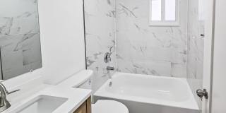 Updated Two Bedroom, One Bath Duplex located Near Downtown Palmetto Gallery 7