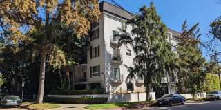Beautiful Corner 3rd Floor 2 bedroom Condo unit close to Cedar-Sinai Medical Center & Beverly Center Beautiful Corner 3rd Floor 2 bedroom Condo unit close to Cedar-Sinai Medical Center & Beverly Center Gallery 1