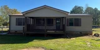 3 Bed 2 Bath Available Now! Gallery 1