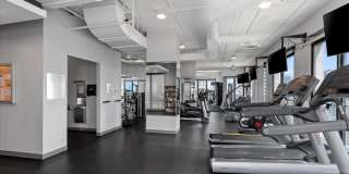 2 E Erie St Gallery 7