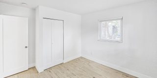 Updated Two Bedroom, One Bath Duplex located Near Downtown Palmetto Gallery 9