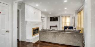 3-bedroom 3-bathroom w/a loft in historic Pendleton Heights! Gallery 22