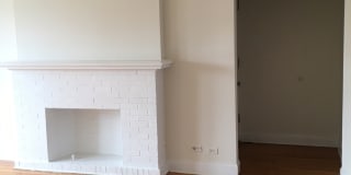 2-Bedroom, Top-Floor Condo in North Rogers Park Gallery 10