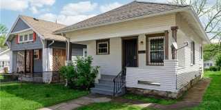 Charming Renovated 2 Bedroom Bungalow Gallery 3